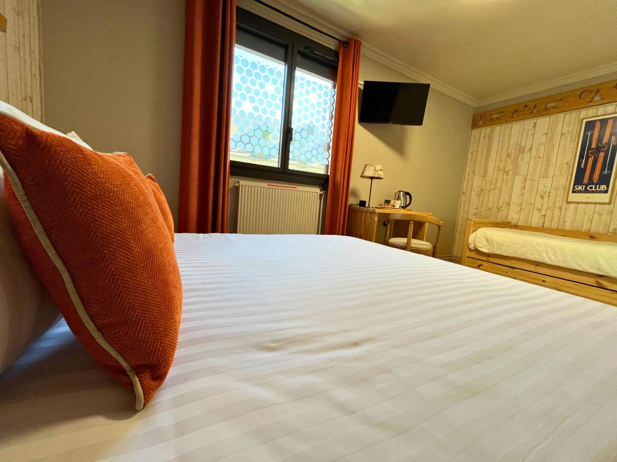 Hotel La Rencluse Saint-Mamet Ngoại thất bức ảnh