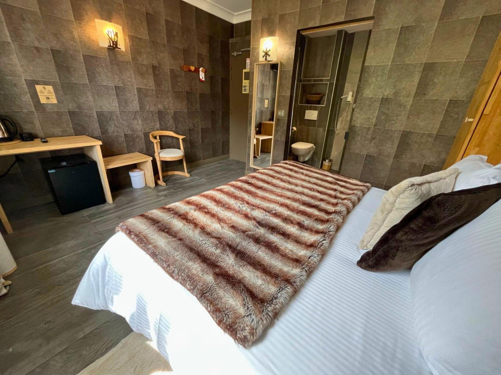 Hotel La Rencluse Saint-Mamet Ngoại thất bức ảnh